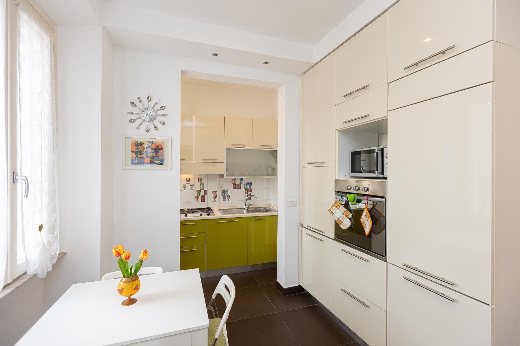 Tasso By In Apartment *