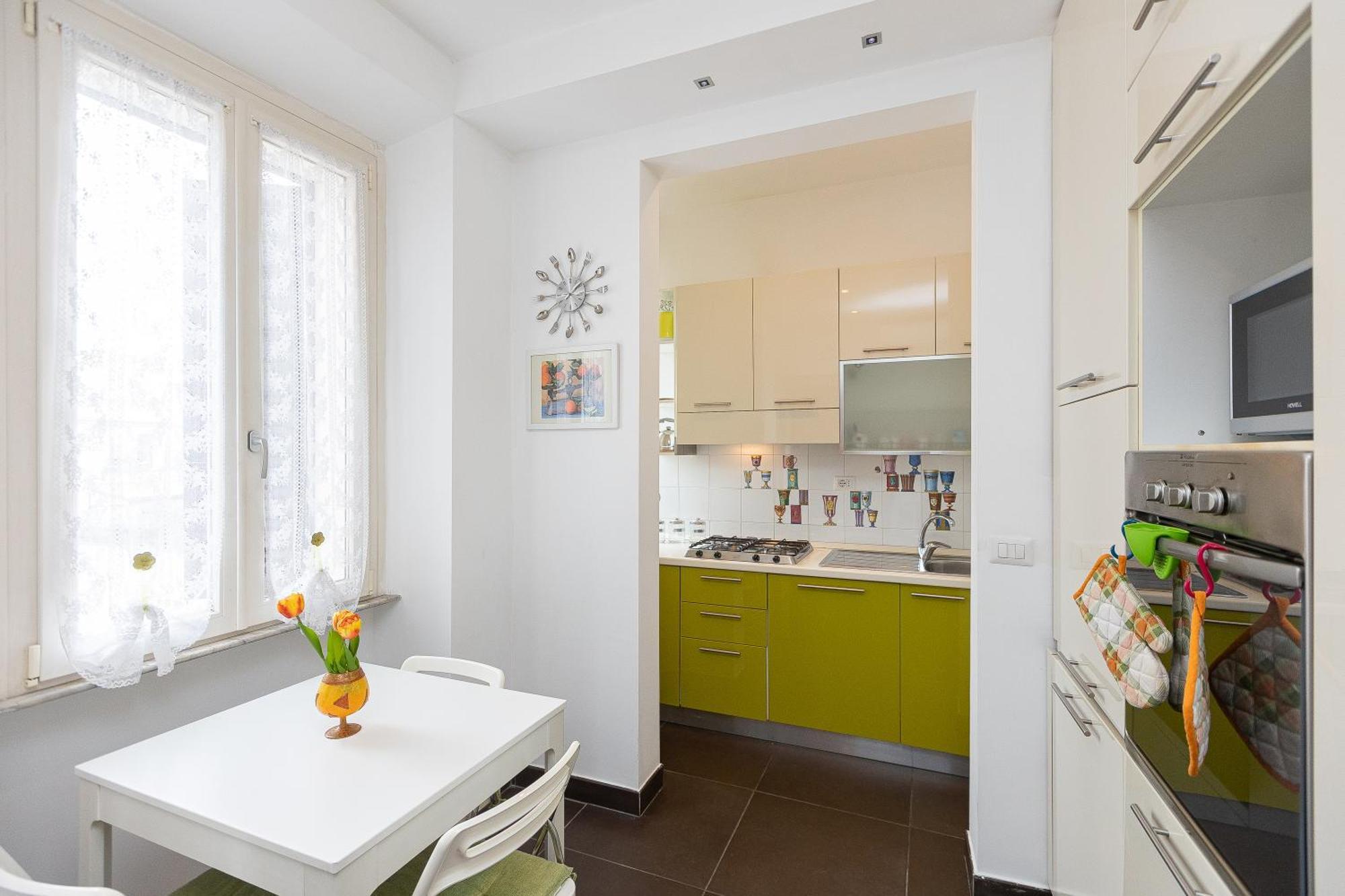Tasso By In Apartment