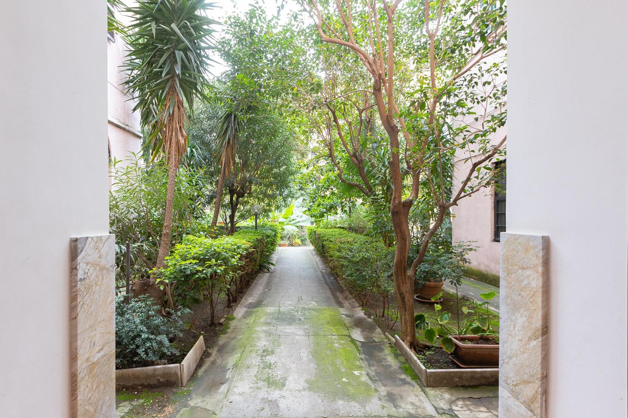 Tasso By In Apartment